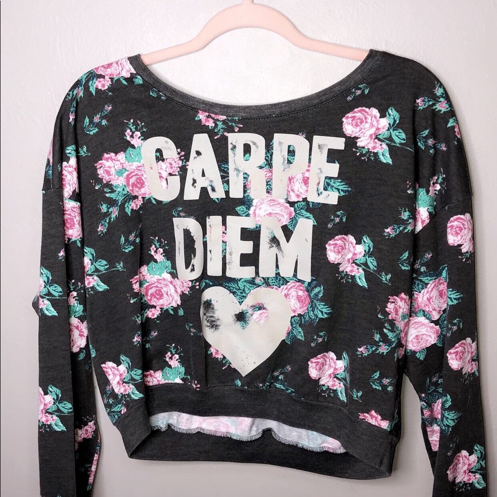 Cute CARPE DIEM crop top sweater.